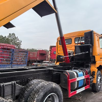 ราคาดี สีที่สามารถปรับเปลี่ยนได้ รถมือสอง HOWO 10 ยาง 75cbm 6X4 รถบรรทุกน้ํามัน 300L ออนไลน์